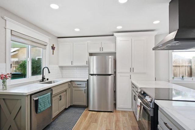 3161 Bridgeport Ct, Turlock, CA 95382