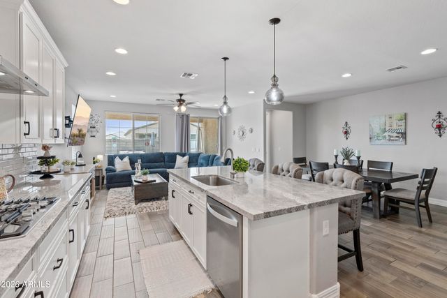 17227 W DESERT SAGE Drive, Goodyear, AZ 85338