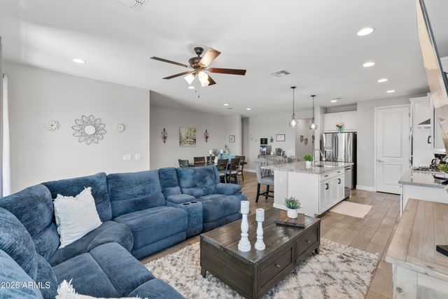 17227 W DESERT SAGE Drive, Goodyear, AZ 85338