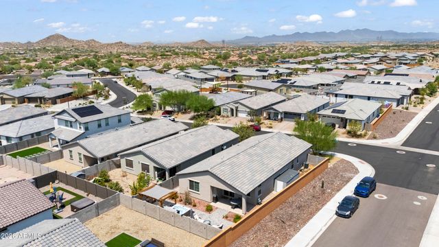 17227 W DESERT SAGE Drive, Goodyear, AZ 85338