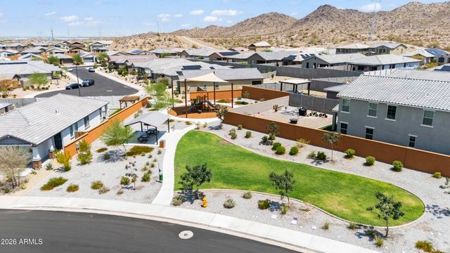 17227 W DESERT SAGE Drive, Goodyear, AZ 85338