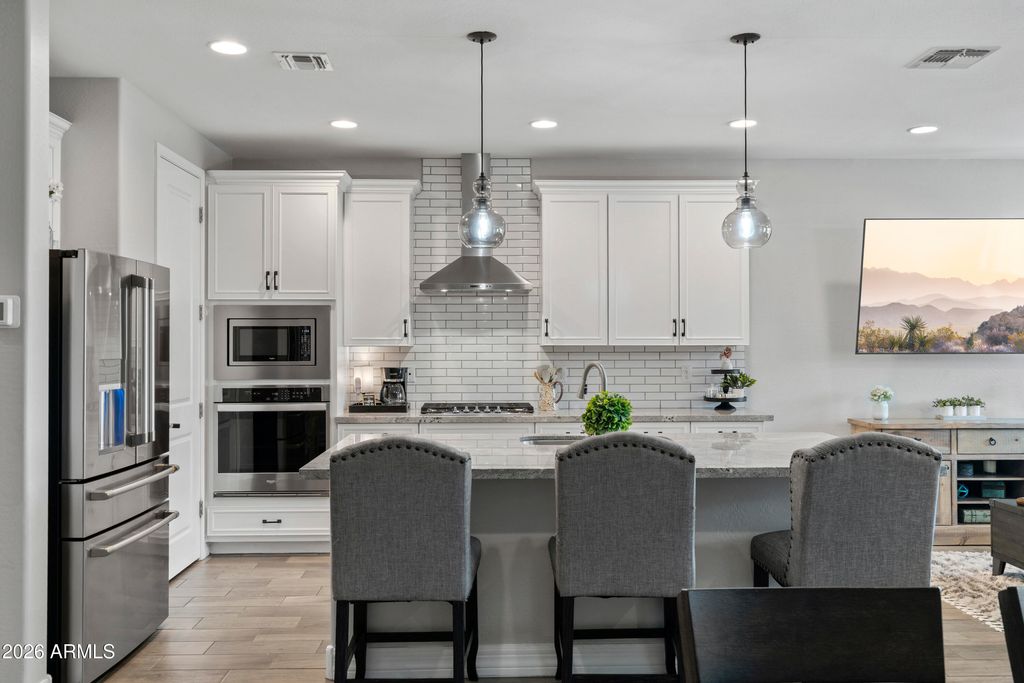 17227 W DESERT SAGE Drive, Goodyear, AZ 85338
