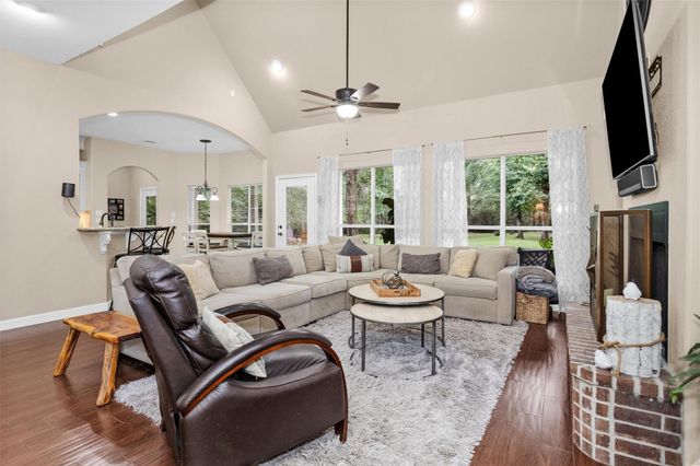 11232 Triple Crown Way, Conroe, TX 77304