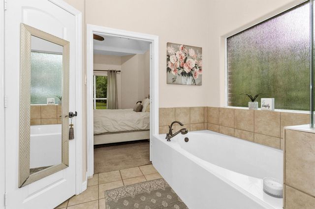11232 Triple Crown Way, Conroe, TX 77304