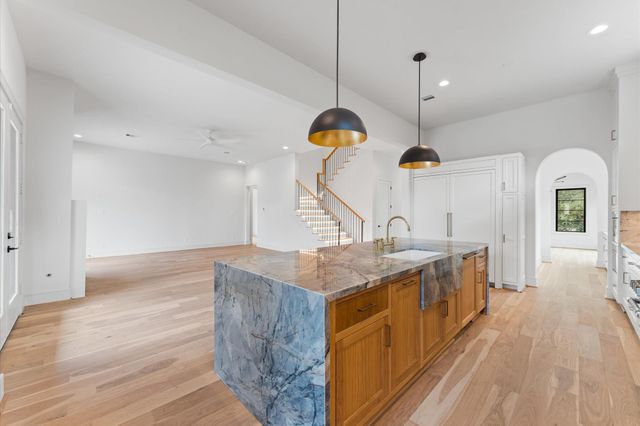 316 W 30th Street, Houston, TX 77018