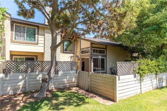 2620 Tustin Avenue F, Santa Ana, CA 92705