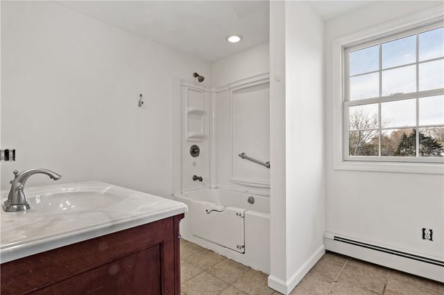 23 Gildas Lane, Portsmouth, RI 02871