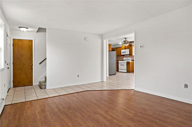 23 Gildas Lane, Portsmouth, RI 02871