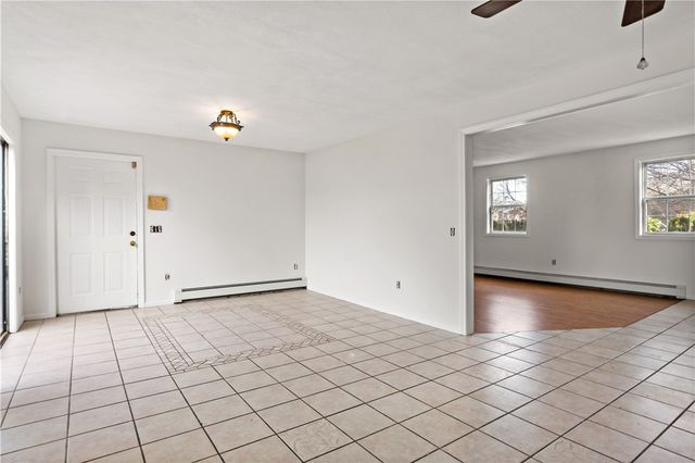 23 Gildas Lane, Portsmouth, RI 02871