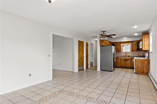 23 Gildas Lane, Portsmouth, RI 02871