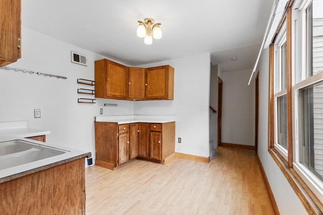 1110 S 123rd STREET, West Allis, WI 53214
