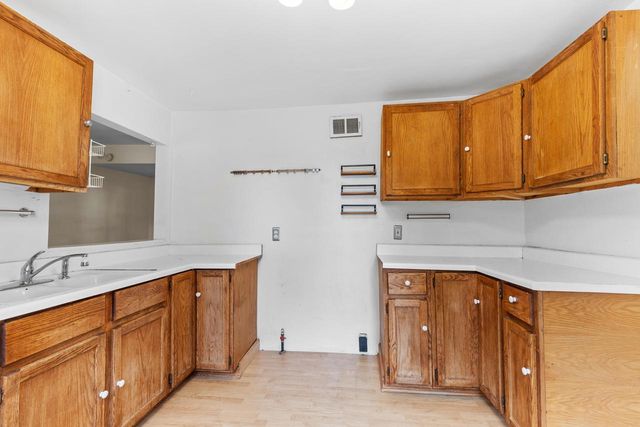 1110 S 123rd STREET, West Allis, WI 53214