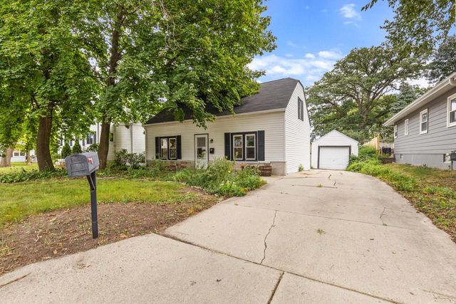 1110 S 123rd STREET, West Allis, WI 53214