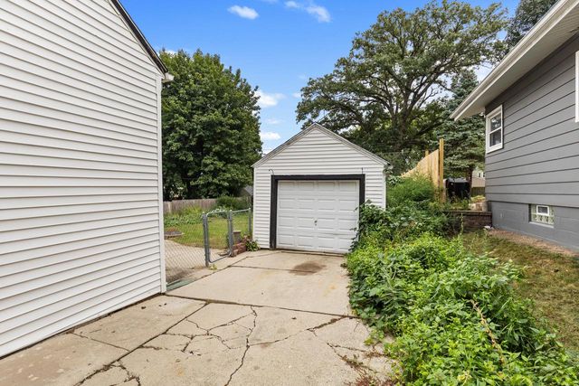 1110 S 123rd STREET, West Allis, WI 53214