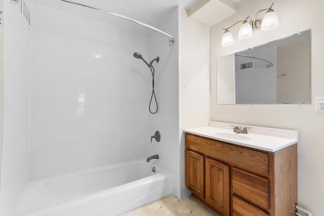 1110 S 123rd STREET, West Allis, WI 53214