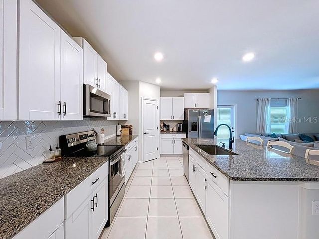 36503 SMITHFIELD LANE, Zephyrhills, FL 33541