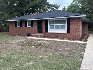 1925 Crestview Drive, Fayetteville, NC 28304