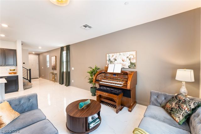 8448 VULTURO Avenue, Las Vegas, NV 89149