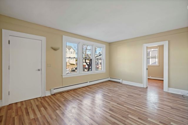 18 Richmond Place, Stamford, CT 06902