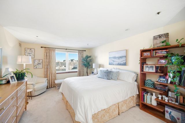 2001 Marina Dr 312, Quincy, MA 02171
