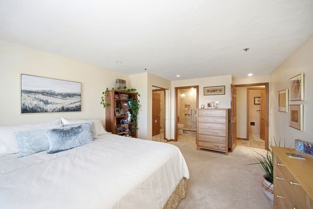 2001 Marina Dr 312, Quincy, MA 02171