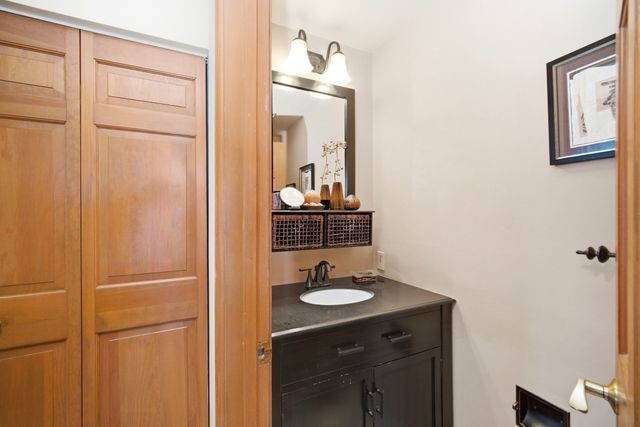 2001 Marina Dr 312, Quincy, MA 02171