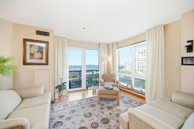 2001 Marina Dr 312, Quincy, MA 02171
