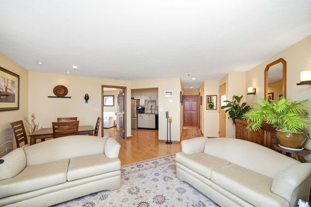 2001 Marina Dr 312, Quincy, MA 02171