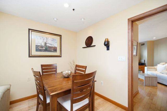 2001 Marina Dr 312, Quincy, MA 02171