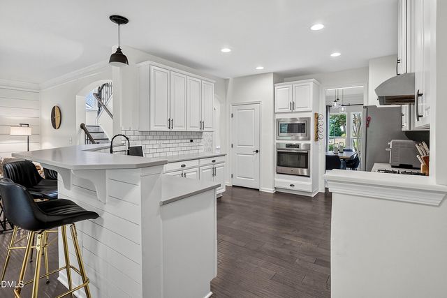 147 S Farnleigh Drive, Chapel Hill, NC 27517