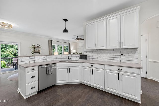 147 S Farnleigh Drive, Chapel Hill, NC 27517