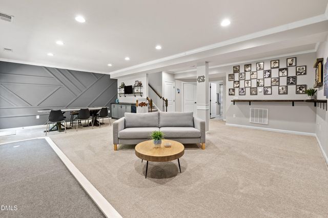 147 S Farnleigh Drive, Chapel Hill, NC 27517