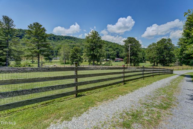 275 Heaton Creek Road, Roan Mountain, TN 37687