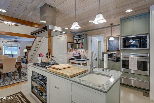 275 Heaton Creek Road, Roan Mountain, TN 37687