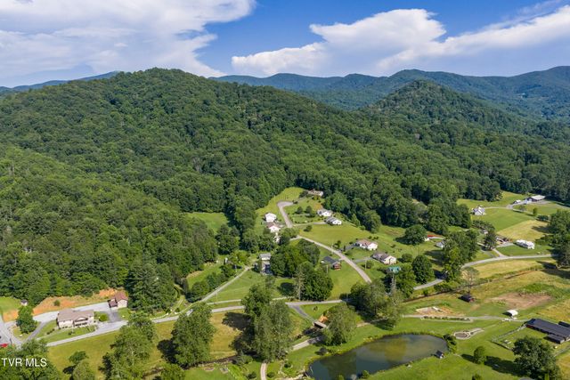 275 Heaton Creek Road, Roan Mountain, TN 37687
