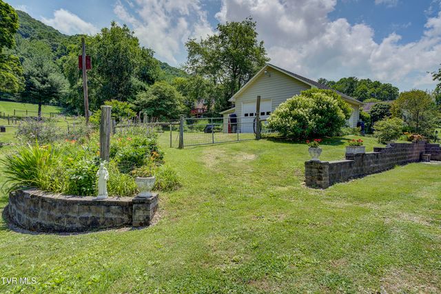 275 Heaton Creek Road, Roan Mountain, TN 37687