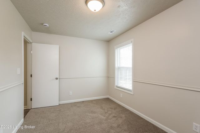 10830 Dorton Dr, Louisville, KY 40272