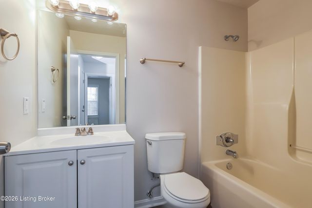 10830 Dorton Dr, Louisville, KY 40272