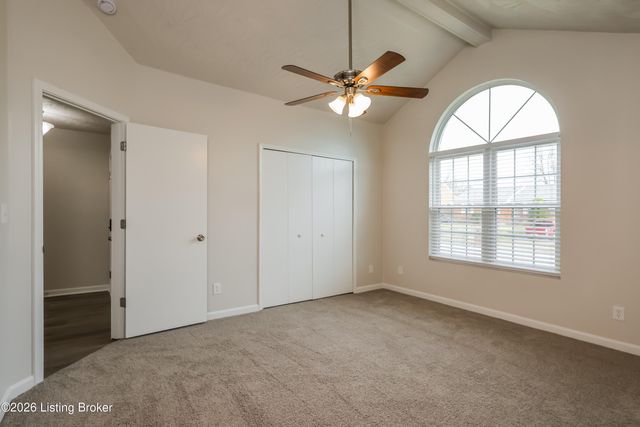 10830 Dorton Dr, Louisville, KY 40272