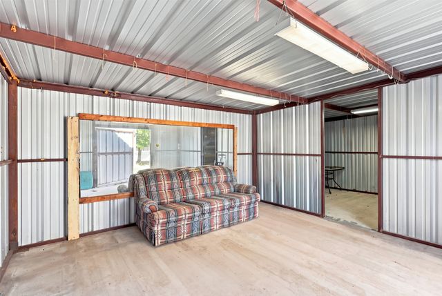 2107 10th Street, Mineral Wells, TX 76067