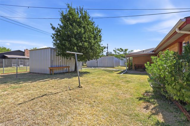 2107 10th Street, Mineral Wells, TX 76067