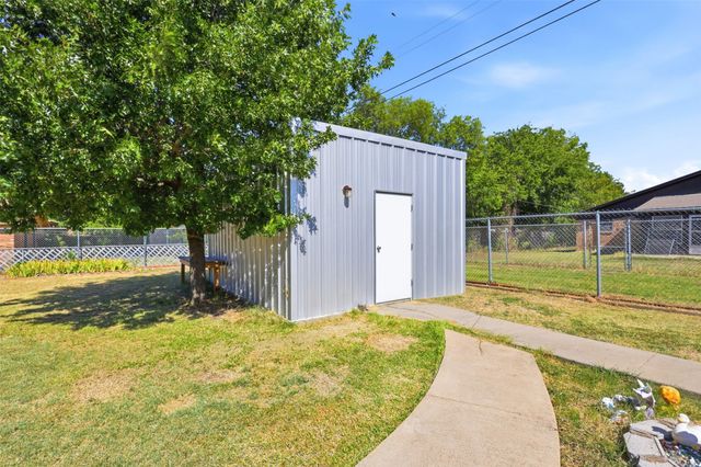 2107 10th Street, Mineral Wells, TX 76067