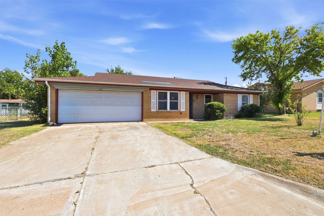 2107 10th Street, Mineral Wells, TX 76067