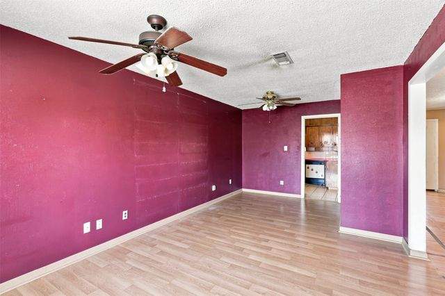 2107 10th Street, Mineral Wells, TX 76067