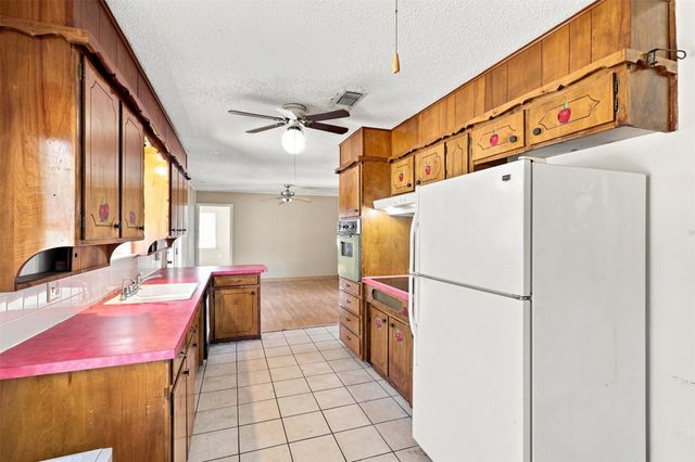 2107 10th Street, Mineral Wells, TX 76067