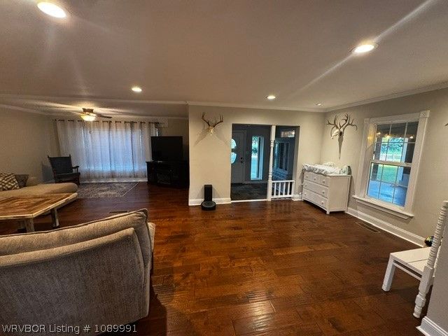 404 Nixon Road, Lavaca, AR 72941
