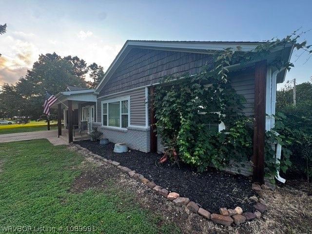 404 Nixon Road, Lavaca, AR 72941