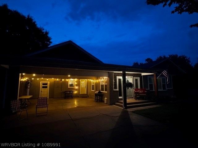 404 Nixon Road, Lavaca, AR 72941