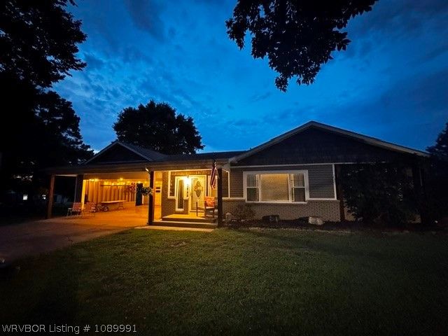 404 Nixon Road, Lavaca, AR 72941