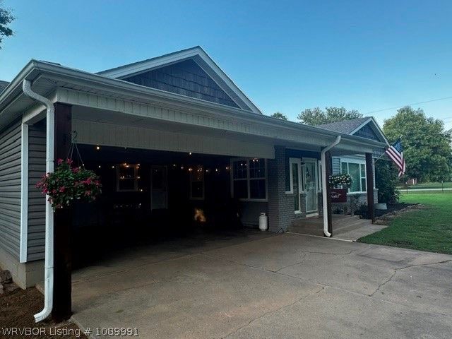 404 Nixon Road, Lavaca, AR 72941
